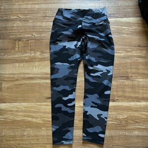 Pink Victorias Secret leggings size large.